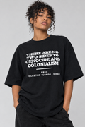 Free Shirt – Model neutraler Hintergrund