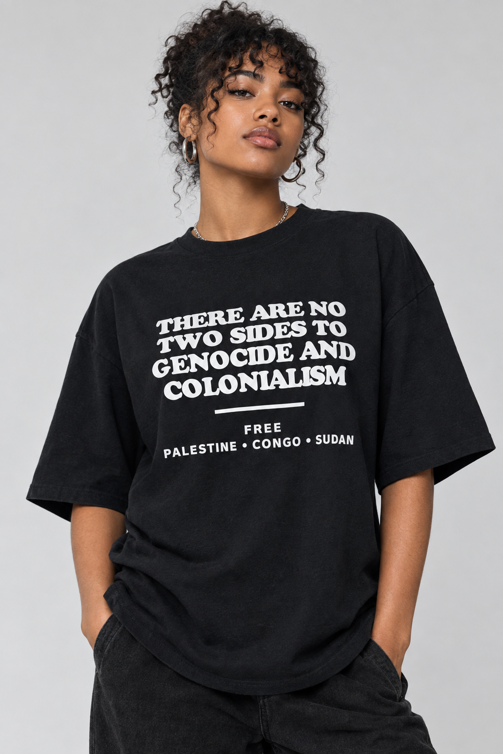 Free Shirt – Model neutraler Hintergrund