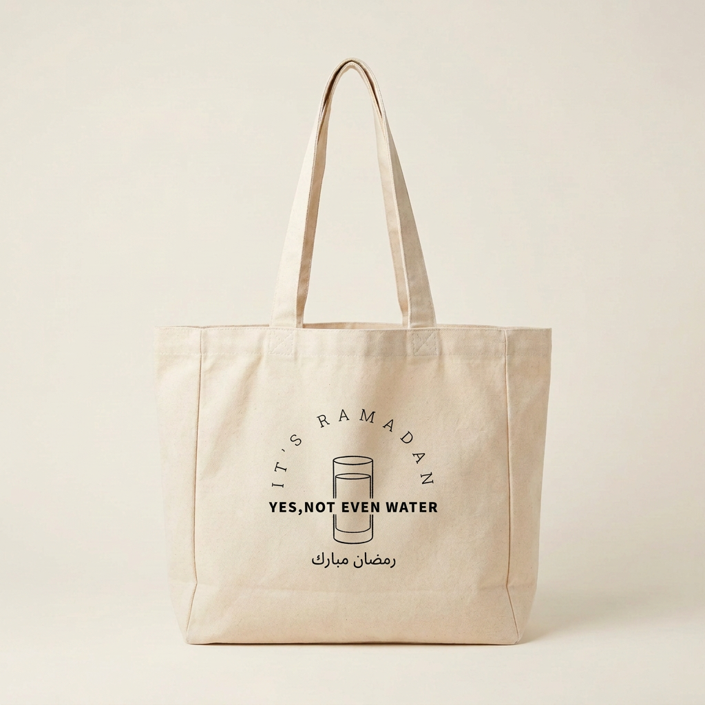 Tasche mit dem Motiv „Yes, not even Water“ im neutralen Studio-Look
